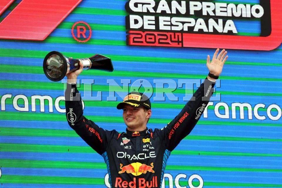 Gana Verstappen GP de España; Checo termina 8 y suma puntos