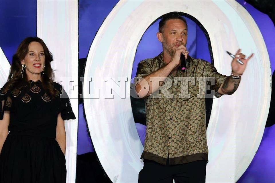 Llega Tom Hardy tarde a evento de Venom, pero cumple a fans