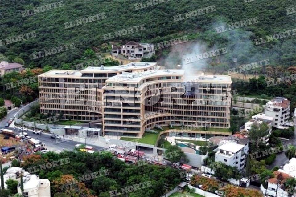 Evacuan a 230 de edificio Akumal por incendio