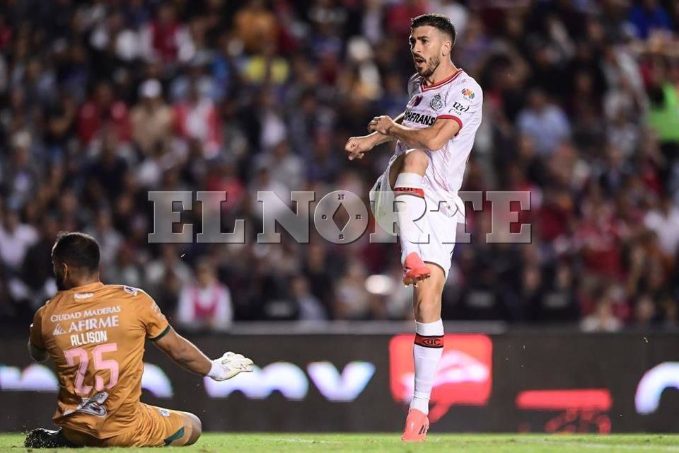 Da Paulinho triunfo y subliderato al Toluca
