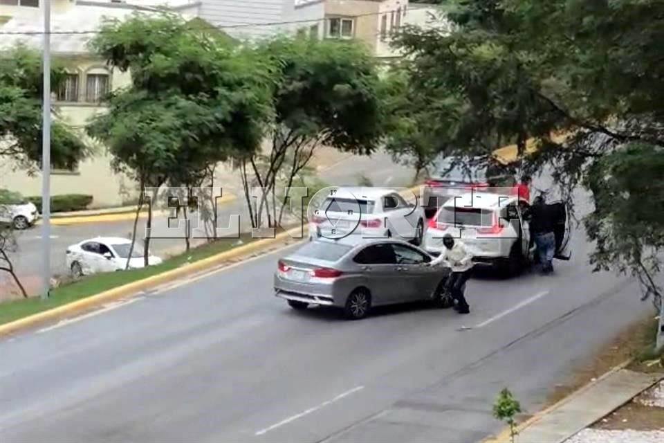 Dicen que vuelve solo a casa el secuestrado en Del Paseo