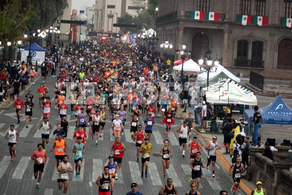 Triunfan corredores nacionales en 21K Nuevo León