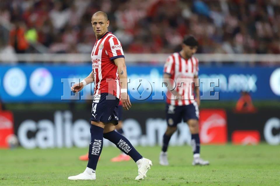 Sancionan a 'Chicharito' por dichos en TV