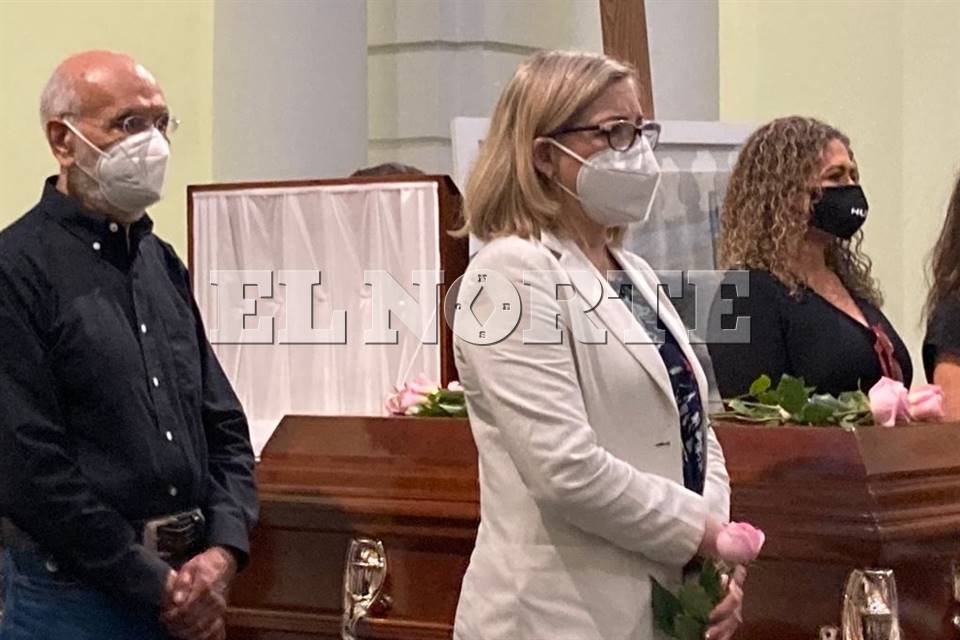 Despiden a la artista Martha Pacheco con aplausos