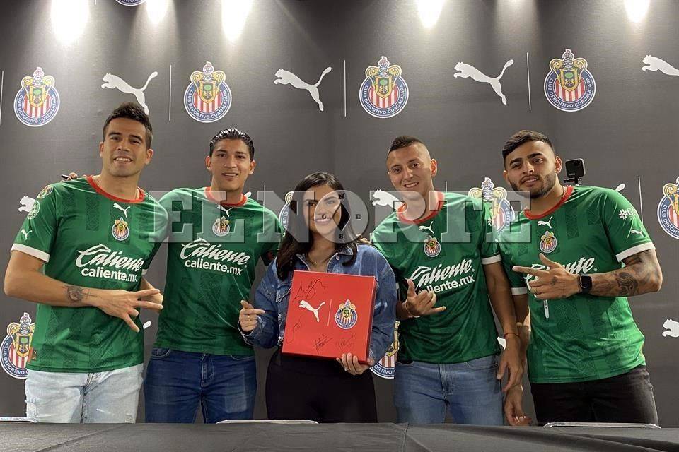 Puma Chivas Jersey Edicion Especial Mexico QATAR 2022 Version Jugador