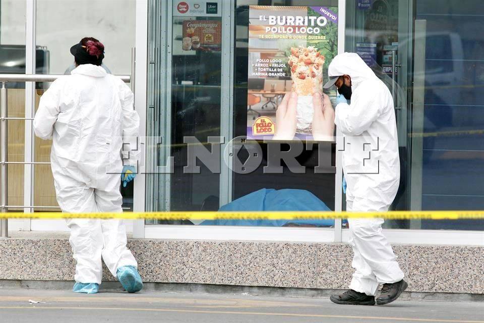 Ejecutan a uno en Pollo Loco frente a clientes y empleados